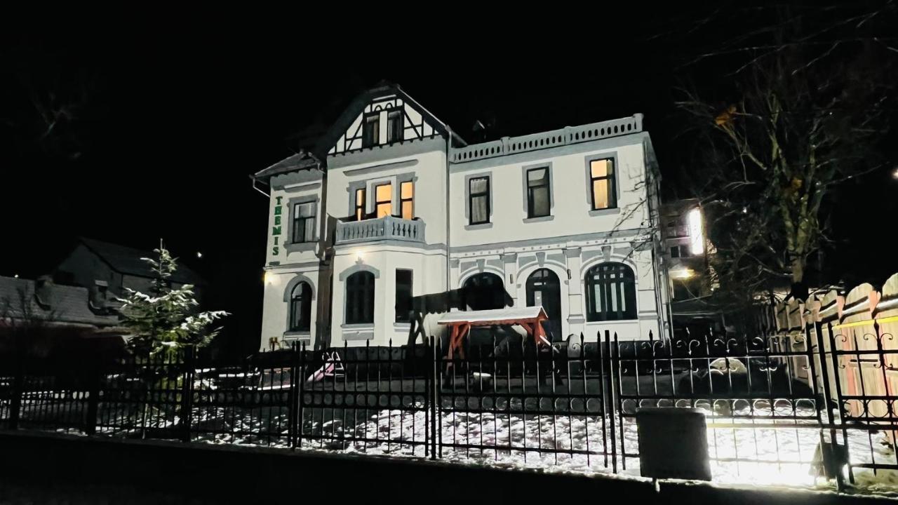 Hotel Vila Themis Călimăneşti Exteriér fotografie